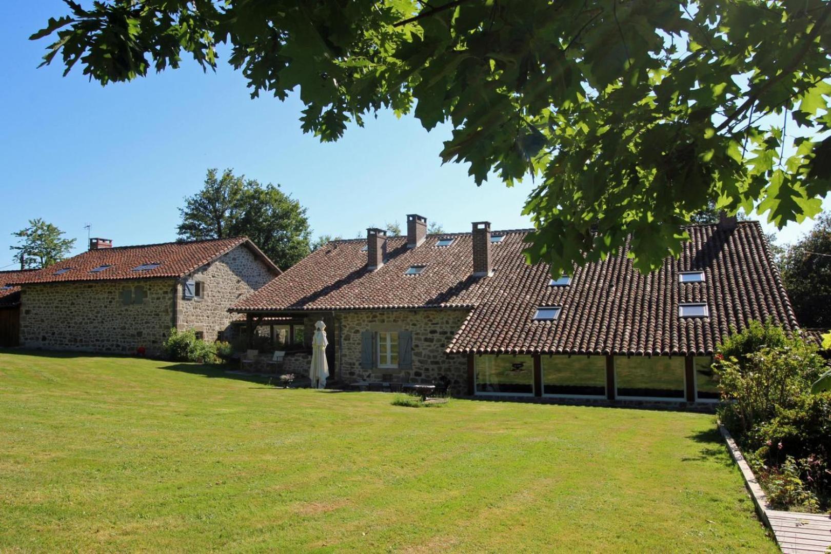 La Grande Foret Saint-Jouvent Exterior photo